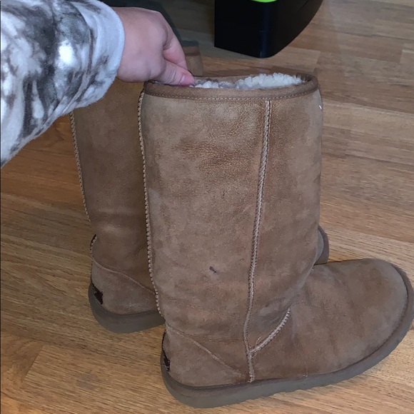 Chestnut Classic Tall Ugg’s - Picture 2 of 10